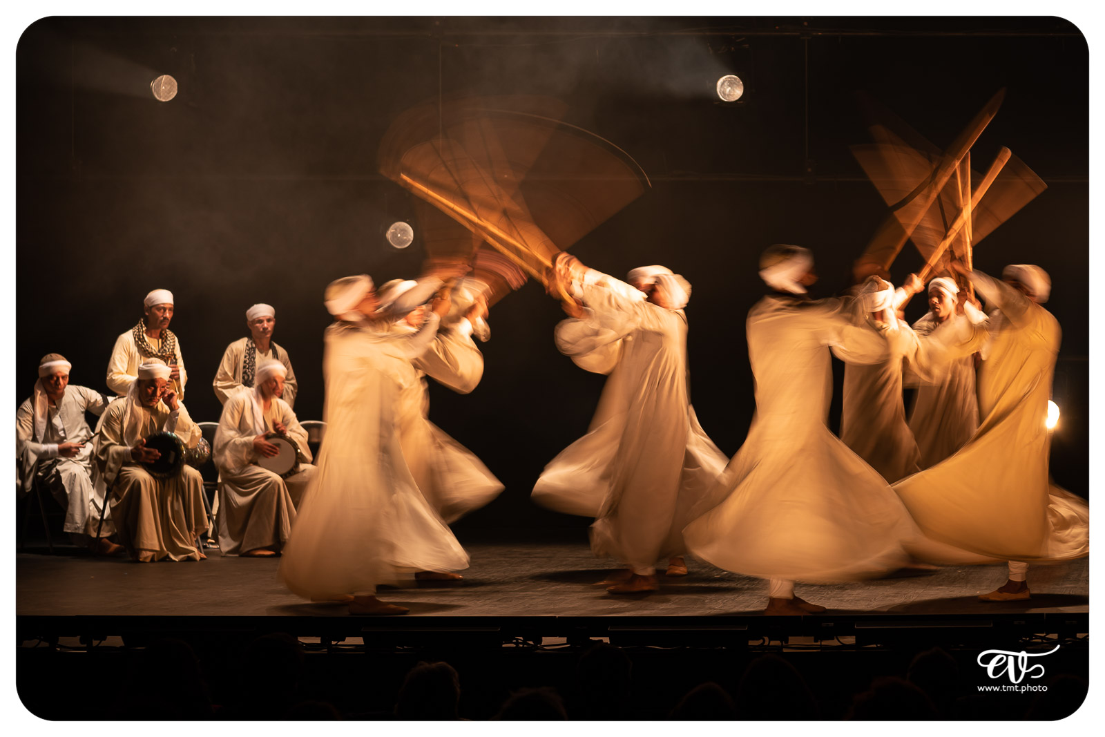 DANS LE CERCLE DES HOMMES DU NIL - CENTRE MEDHAT FAWZY DE MALLAW